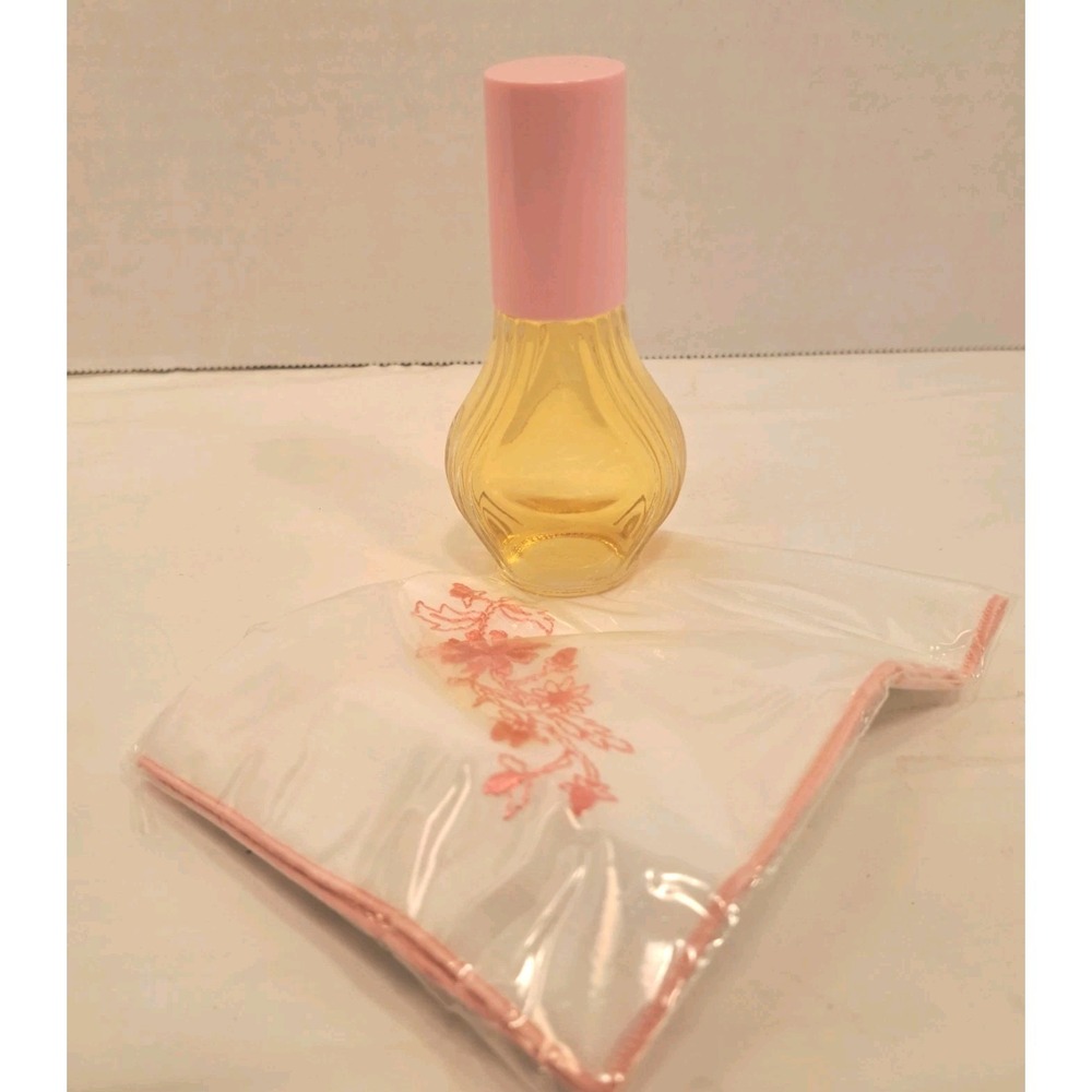 Vtg Avon Floral Accents Gift Set Roses, and Roses Cologne And Handkerchief  NOS